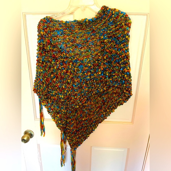 One of a kind vintage shawl/poncho - Picture 3 of 3